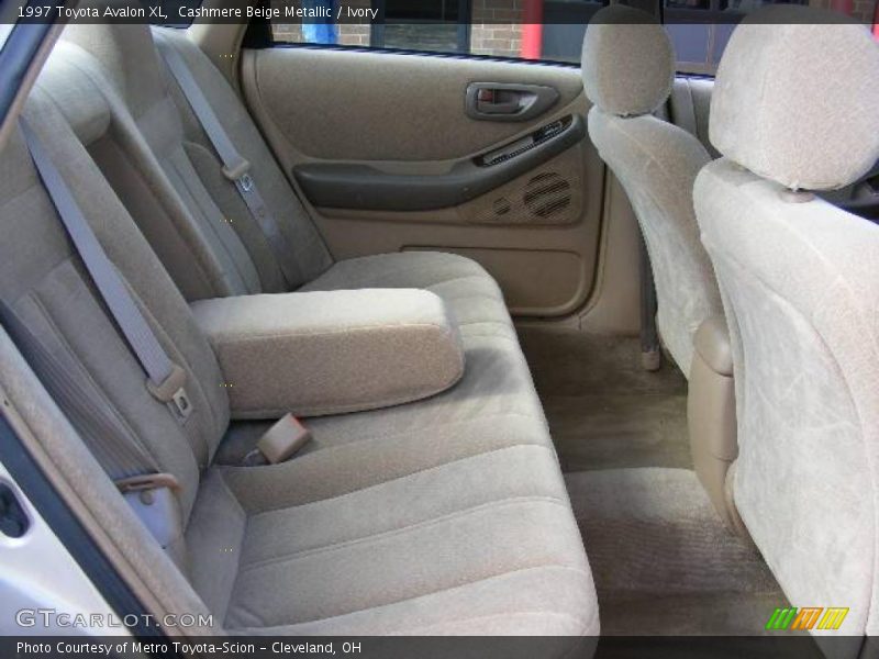 Cashmere Beige Metallic / Ivory 1997 Toyota Avalon XL