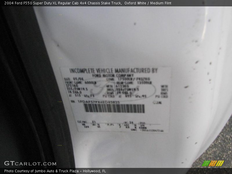 Oxford White / Medium Flint 2004 Ford F550 Super Duty XL Regular Cab 4x4 Chassis Stake Truck