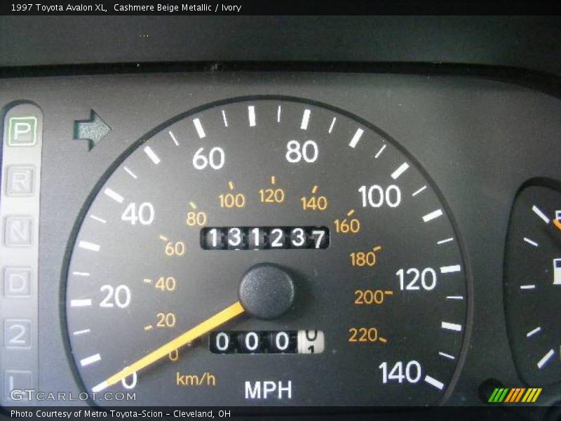 Cashmere Beige Metallic / Ivory 1997 Toyota Avalon XL