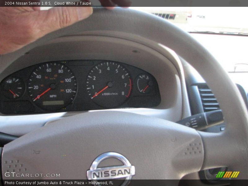 Cloud White / Taupe 2004 Nissan Sentra 1.8 S