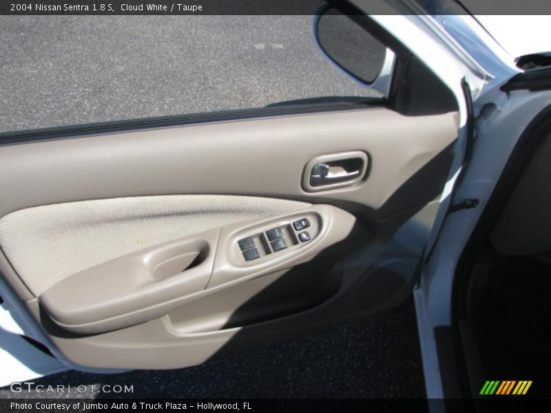 Cloud White / Taupe 2004 Nissan Sentra 1.8 S