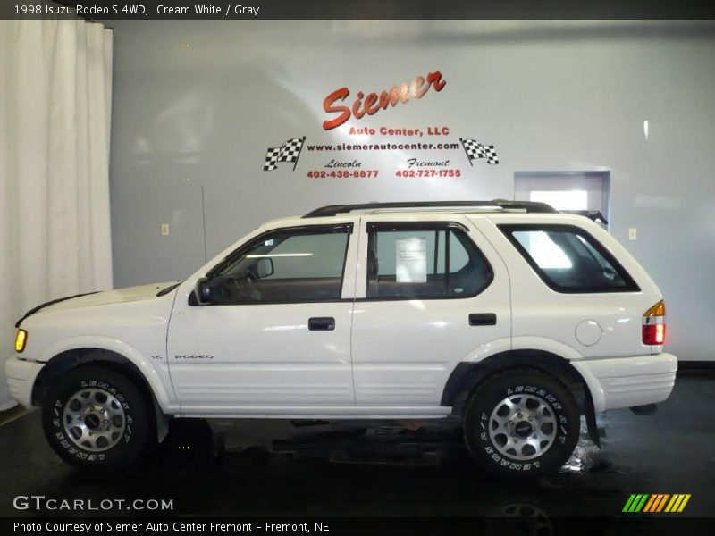 Cream White / Gray 1998 Isuzu Rodeo S 4WD