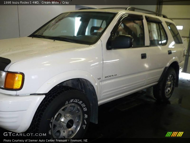 Cream White / Gray 1998 Isuzu Rodeo S 4WD
