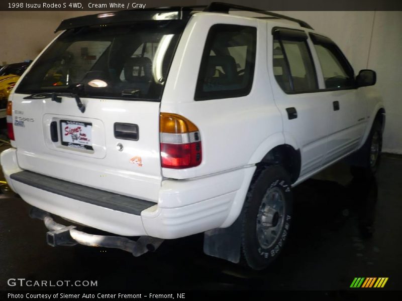 Cream White / Gray 1998 Isuzu Rodeo S 4WD