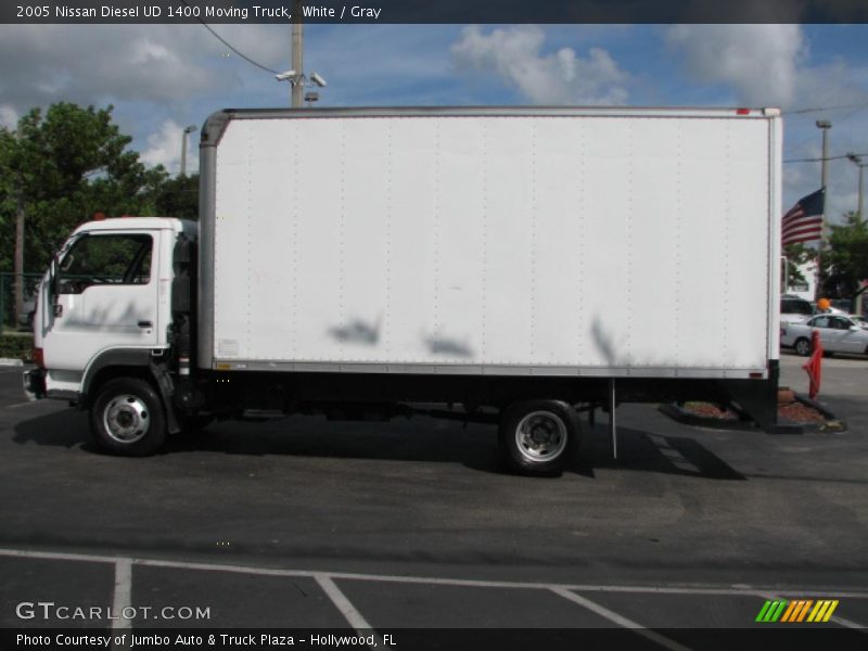 White / Gray 2005 Nissan Diesel UD 1400 Moving Truck