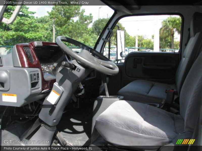 White / Gray 2005 Nissan Diesel UD 1400 Moving Truck
