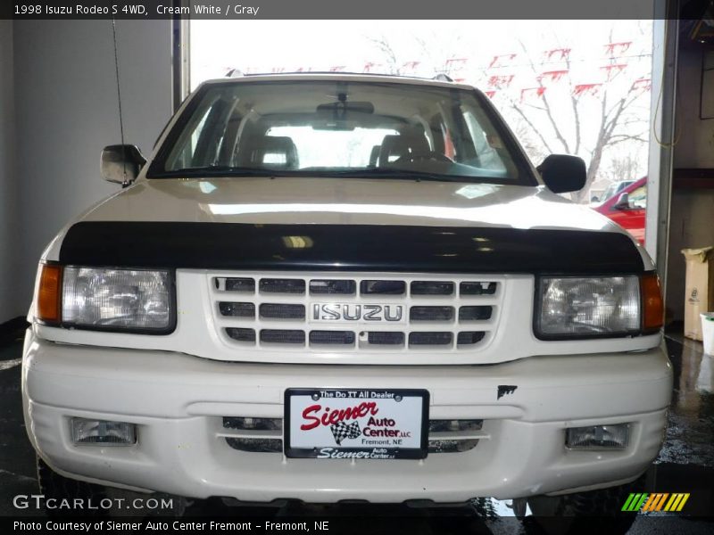 Cream White / Gray 1998 Isuzu Rodeo S 4WD