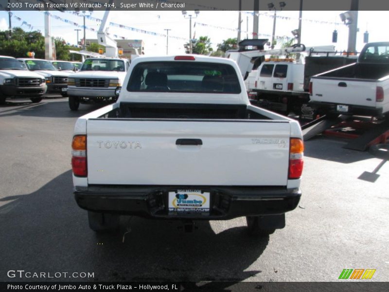 Super White / Charcoal 2003 Toyota Tacoma V6 Xtracab 4x4