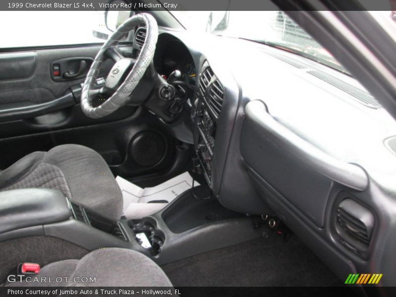 Victory Red / Medium Gray 1999 Chevrolet Blazer LS 4x4
