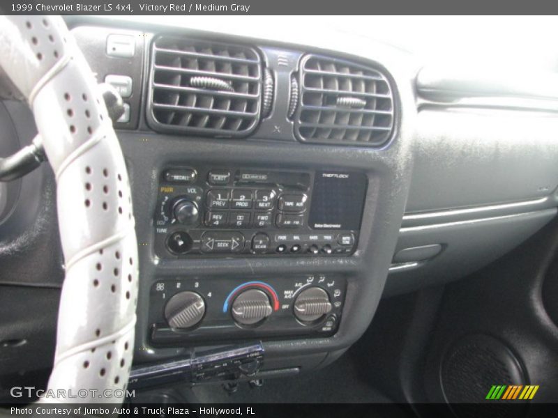 Victory Red / Medium Gray 1999 Chevrolet Blazer LS 4x4