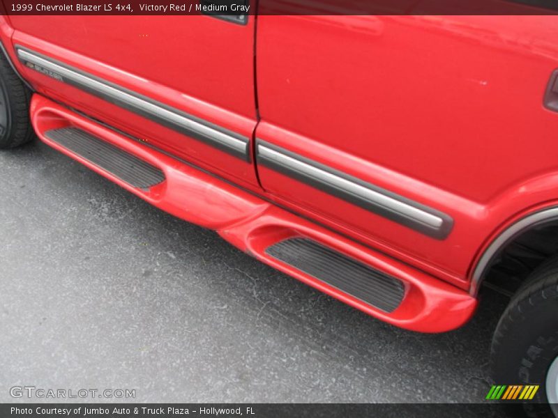 Victory Red / Medium Gray 1999 Chevrolet Blazer LS 4x4