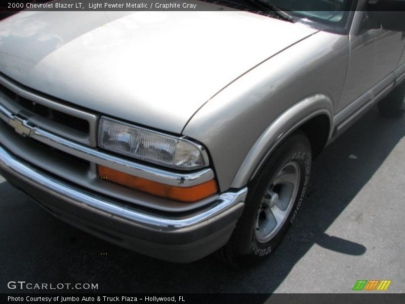 Light Pewter Metallic / Graphite Gray 2000 Chevrolet Blazer LT