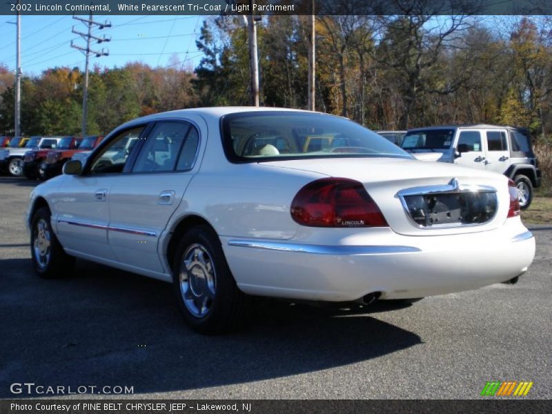 White Pearescent Tri-Coat / Light Parchment 2002 Lincoln Continental