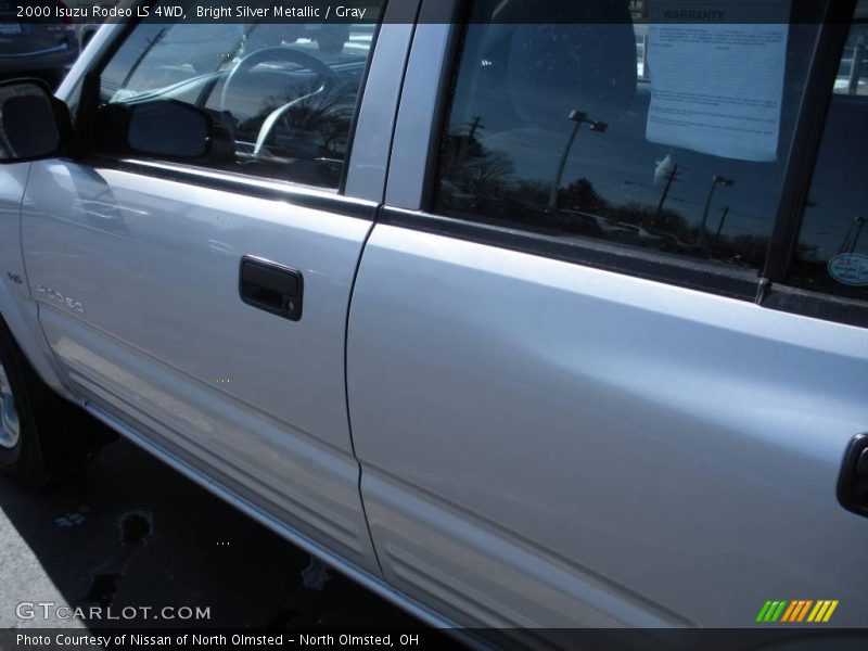 Bright Silver Metallic / Gray 2000 Isuzu Rodeo LS 4WD