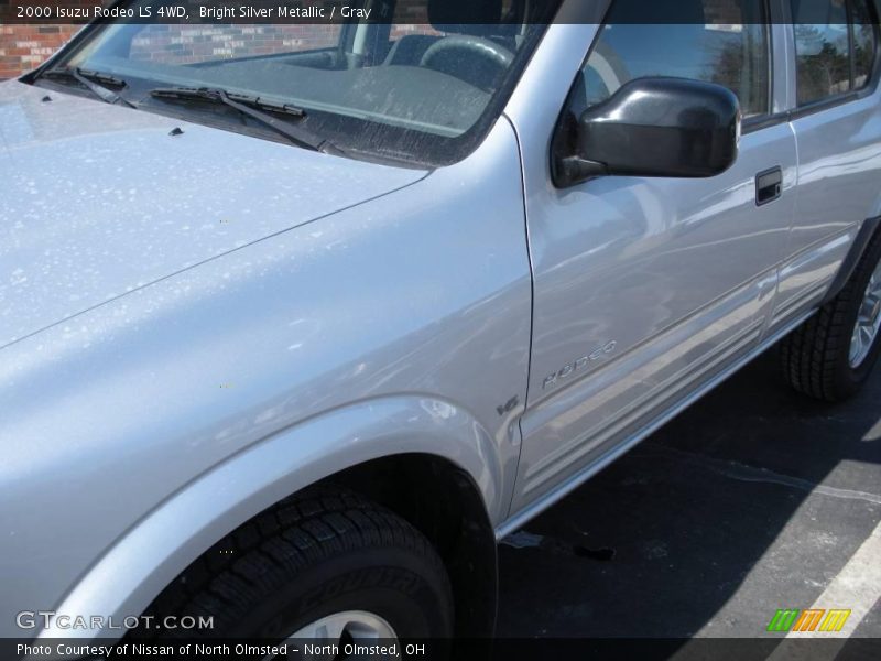Bright Silver Metallic / Gray 2000 Isuzu Rodeo LS 4WD