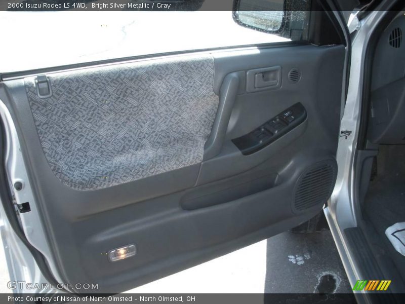 Bright Silver Metallic / Gray 2000 Isuzu Rodeo LS 4WD