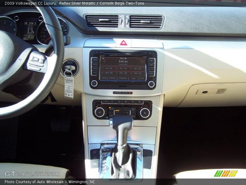 Reflex Silver Metallic / Cornsilk Beige Two-Tone 2009 Volkswagen CC Luxury