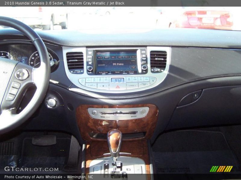 Controls of 2010 Genesis 3.8 Sedan