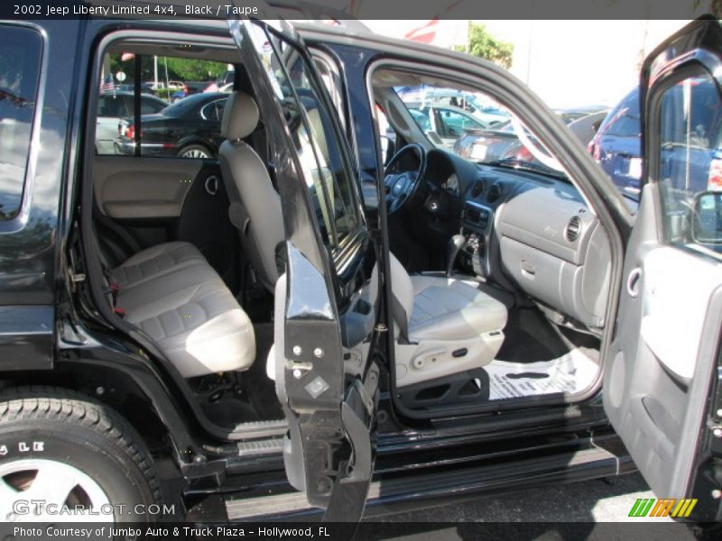 Black / Taupe 2002 Jeep Liberty Limited 4x4