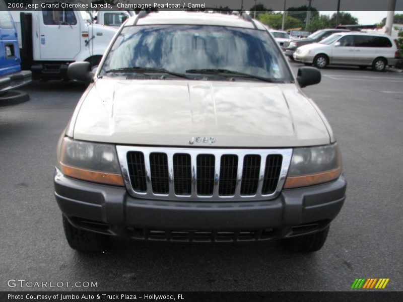 Champagne Pearlcoat / Camel 2000 Jeep Grand Cherokee Laredo