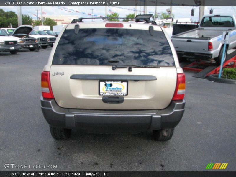 Champagne Pearlcoat / Camel 2000 Jeep Grand Cherokee Laredo