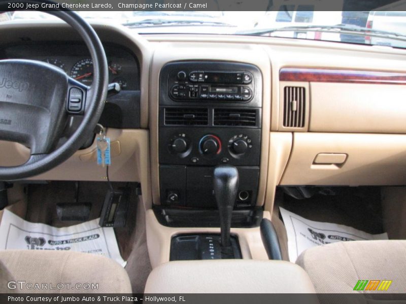 Champagne Pearlcoat / Camel 2000 Jeep Grand Cherokee Laredo