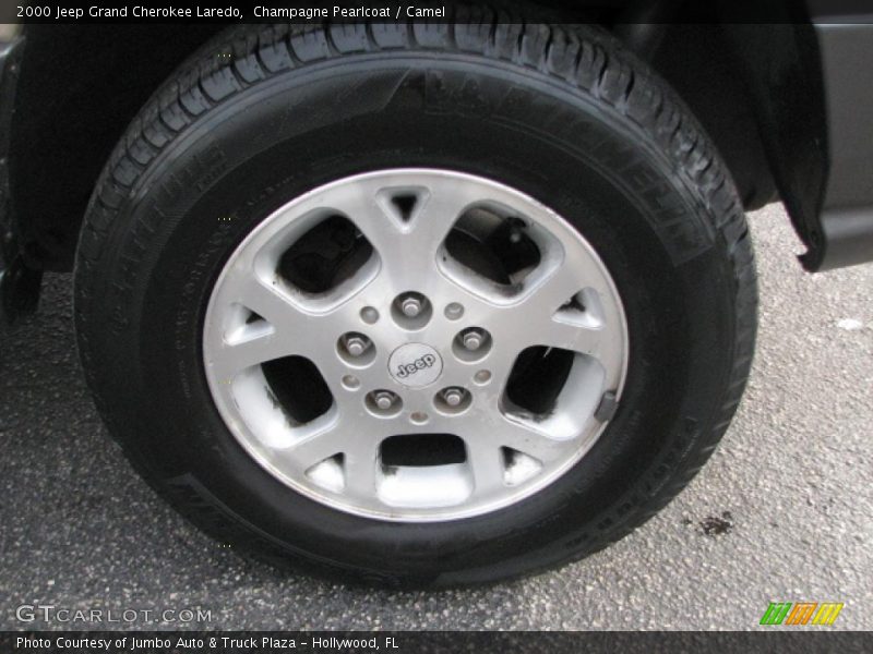 2000 Grand Cherokee Laredo Wheel
