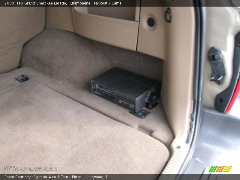 Champagne Pearlcoat / Camel 2000 Jeep Grand Cherokee Laredo