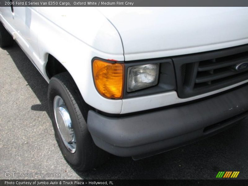 Oxford White / Medium Flint Grey 2006 Ford E Series Van E350 Cargo