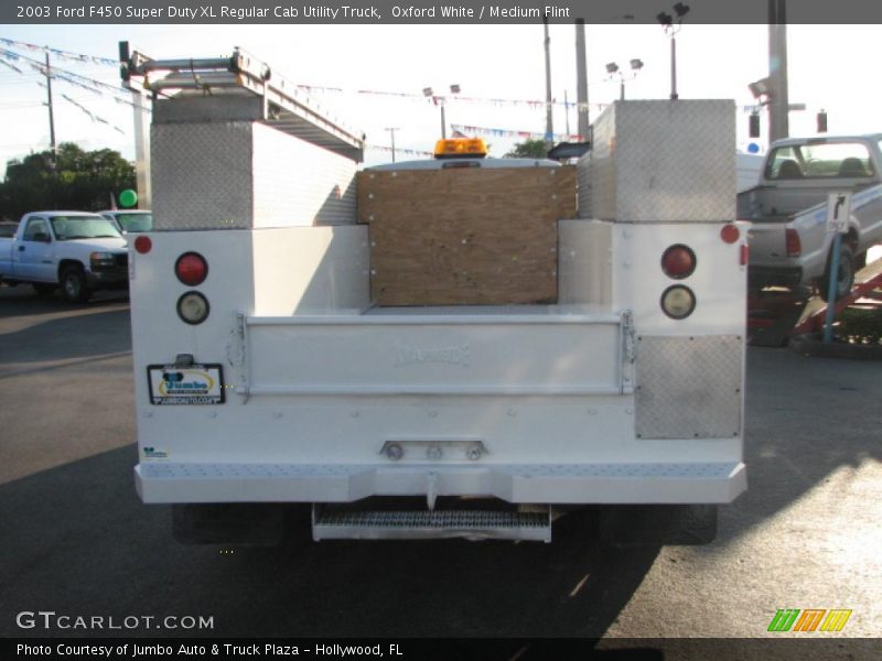 Oxford White / Medium Flint 2003 Ford F450 Super Duty XL Regular Cab Utility Truck