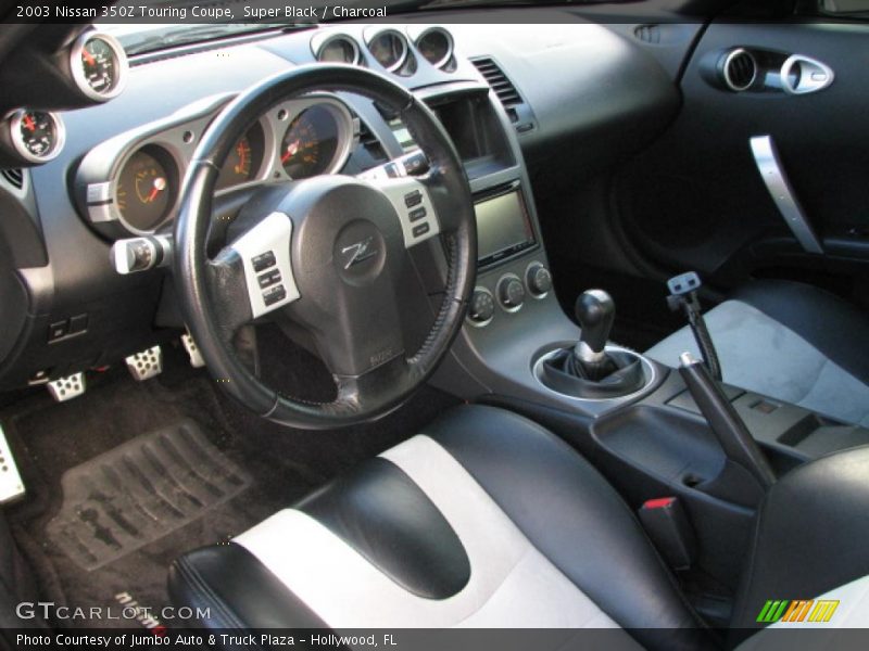 Dashboard of 2003 350Z Touring Coupe
