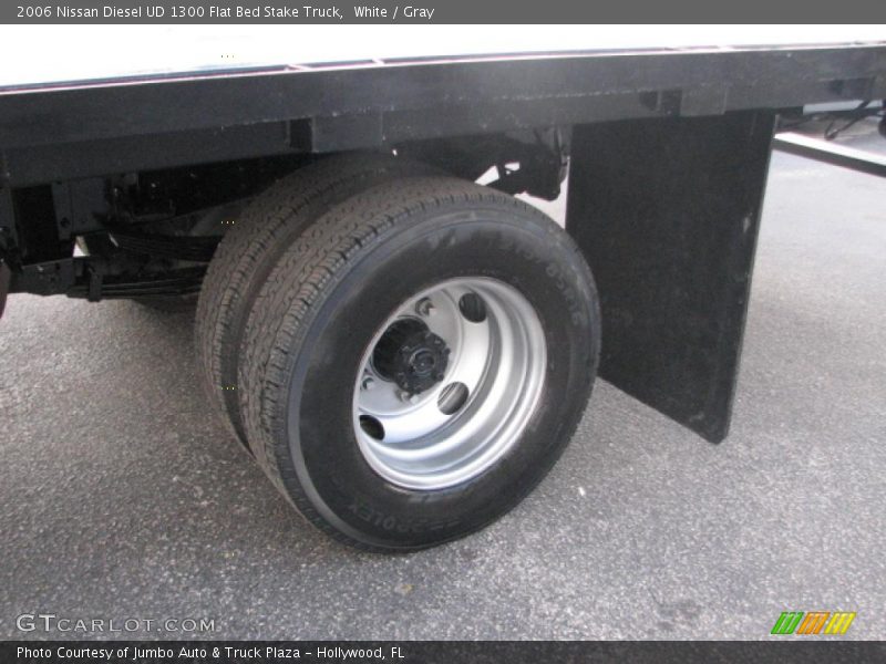  2006 UD 1300 Flat Bed Stake Truck Wheel