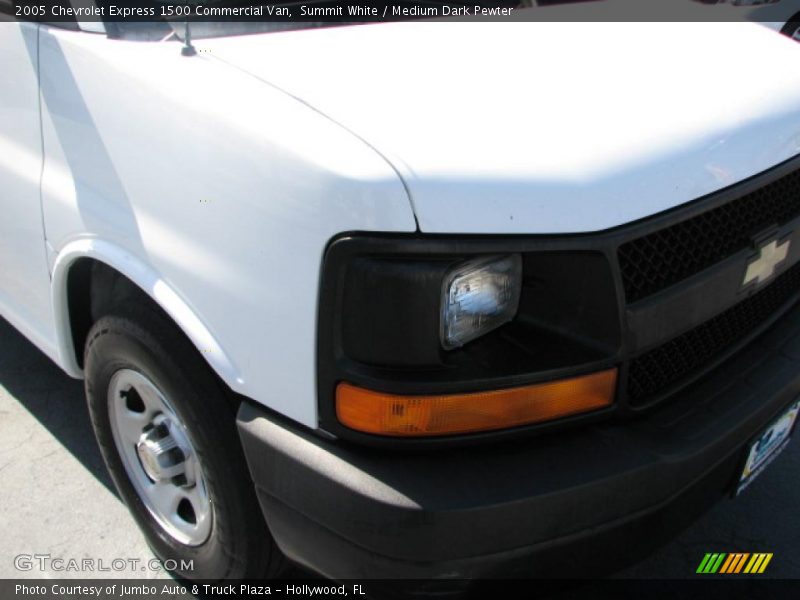 Summit White / Medium Dark Pewter 2005 Chevrolet Express 1500 Commercial Van