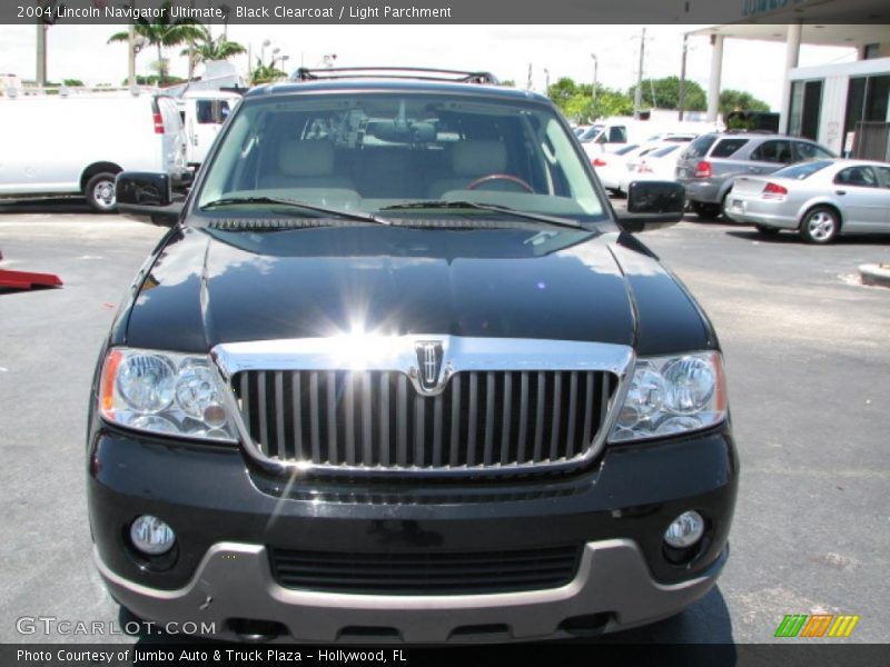 Black Clearcoat / Light Parchment 2004 Lincoln Navigator Ultimate