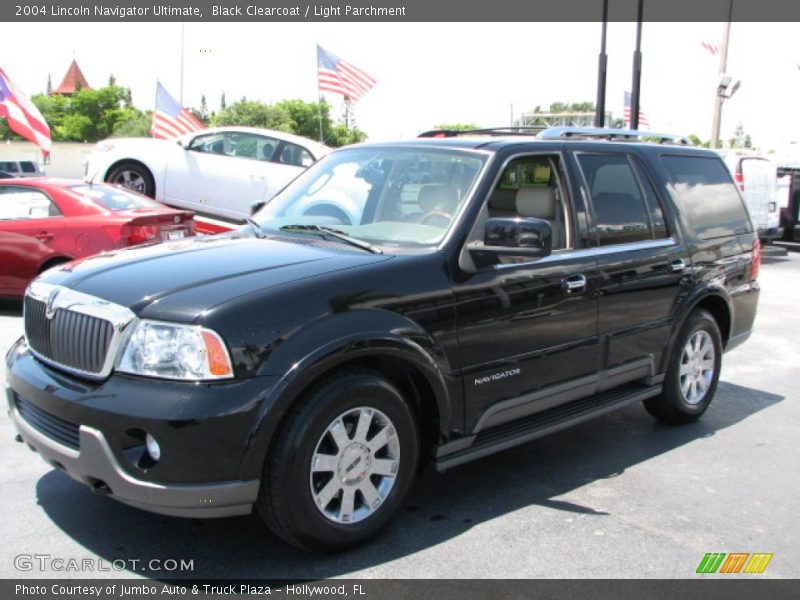 Black Clearcoat / Light Parchment 2004 Lincoln Navigator Ultimate