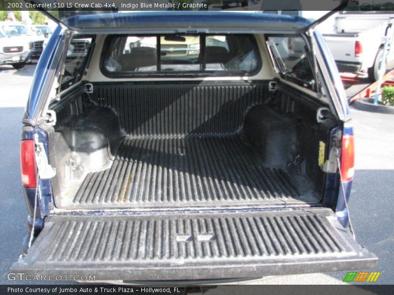 Indigo Blue Metallic / Graphite 2002 Chevrolet S10 LS Crew Cab 4x4