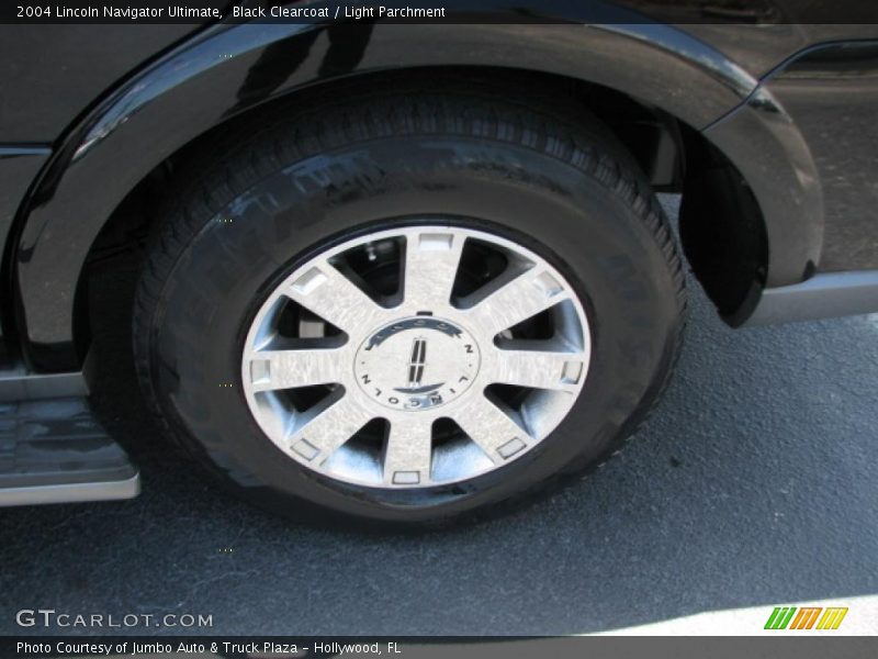 Black Clearcoat / Light Parchment 2004 Lincoln Navigator Ultimate