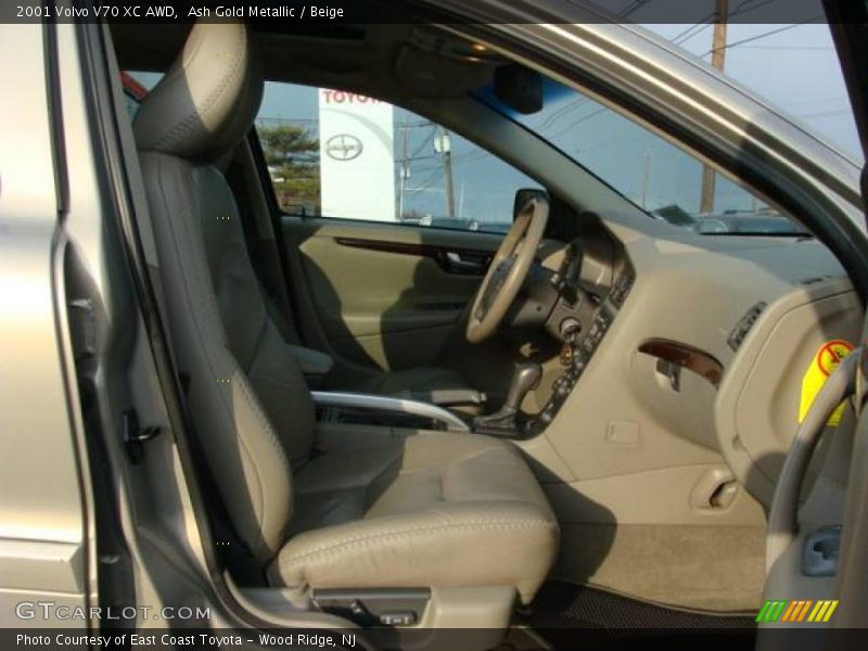 Ash Gold Metallic / Beige 2001 Volvo V70 XC AWD