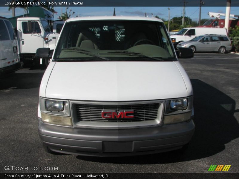 Ivory White / Pewter 1999 GMC Safari Cargo