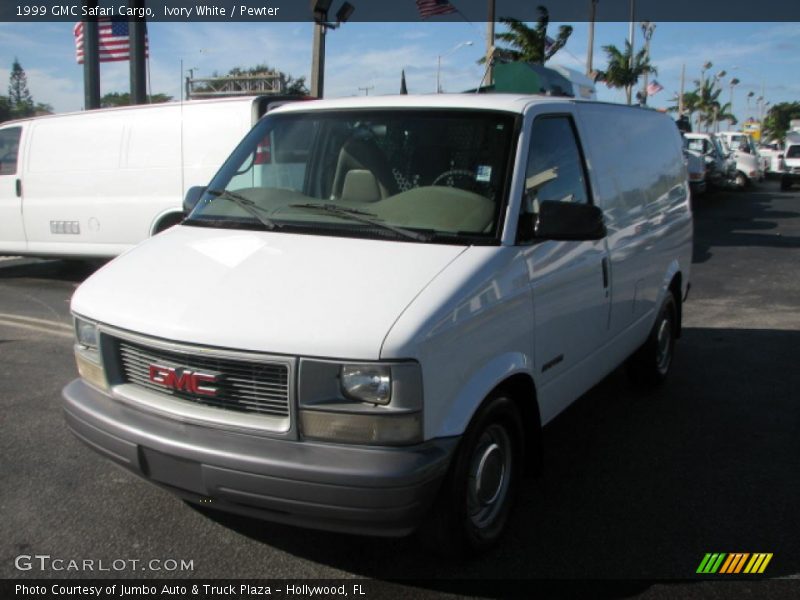 Ivory White / Pewter 1999 GMC Safari Cargo