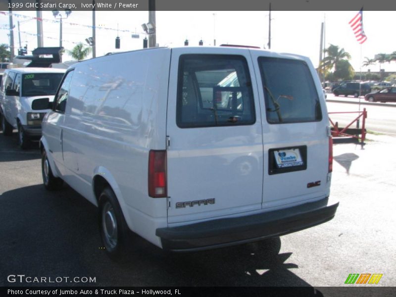 Ivory White / Pewter 1999 GMC Safari Cargo