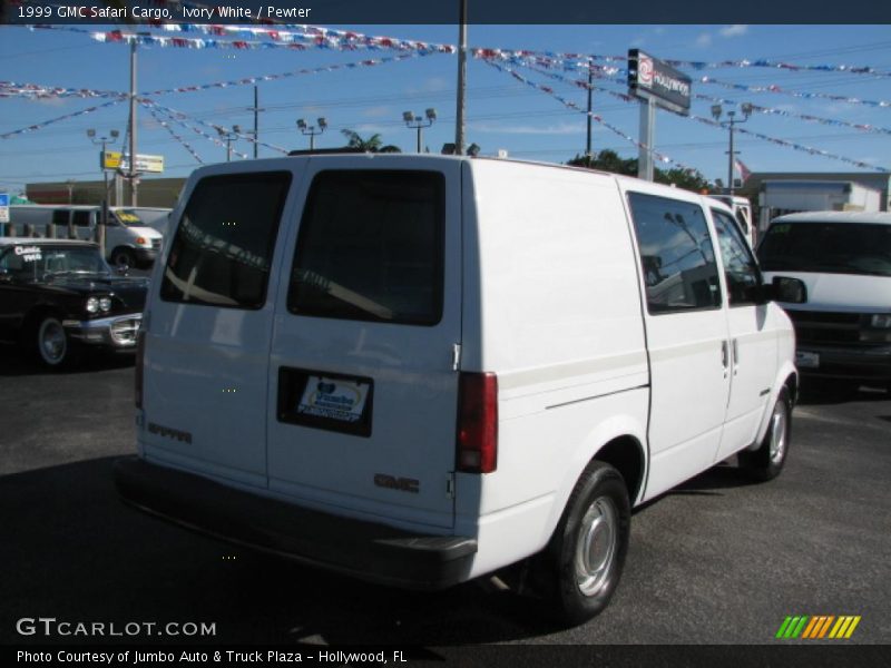 Ivory White / Pewter 1999 GMC Safari Cargo