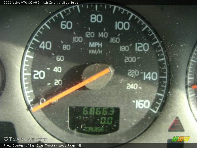 Ash Gold Metallic / Beige 2001 Volvo V70 XC AWD
