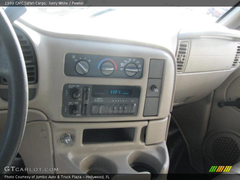 Ivory White / Pewter 1999 GMC Safari Cargo