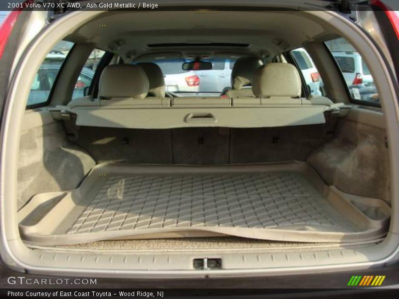 Ash Gold Metallic / Beige 2001 Volvo V70 XC AWD