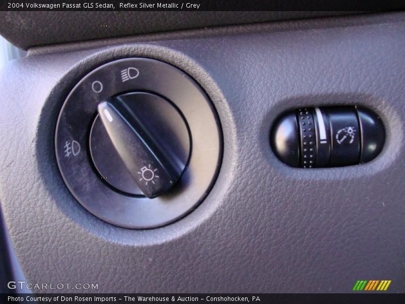 Reflex Silver Metallic / Grey 2004 Volkswagen Passat GLS Sedan