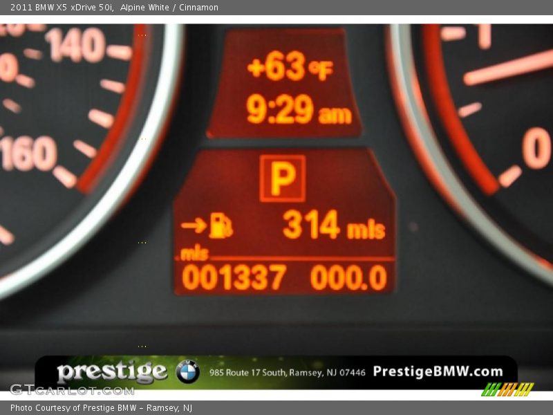 Alpine White / Cinnamon 2011 BMW X5 xDrive 50i