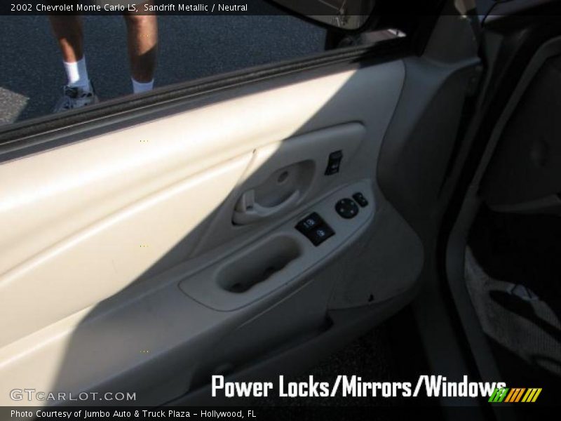 Sandrift Metallic / Neutral 2002 Chevrolet Monte Carlo LS