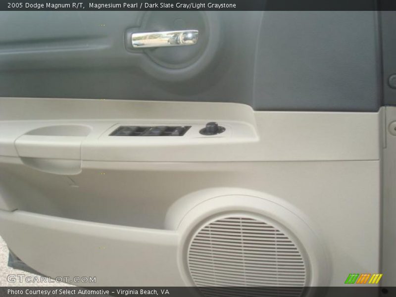 Magnesium Pearl / Dark Slate Gray/Light Graystone 2005 Dodge Magnum R/T