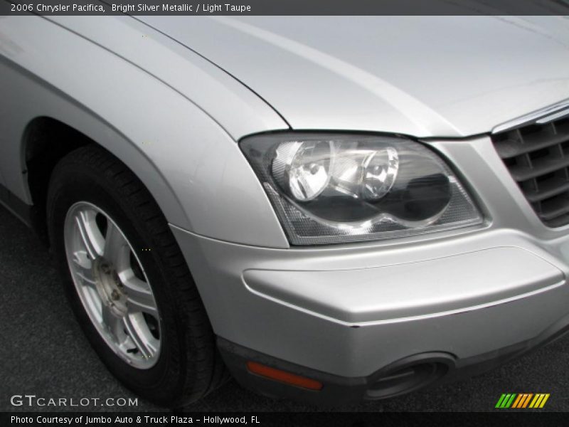Bright Silver Metallic / Light Taupe 2006 Chrysler Pacifica